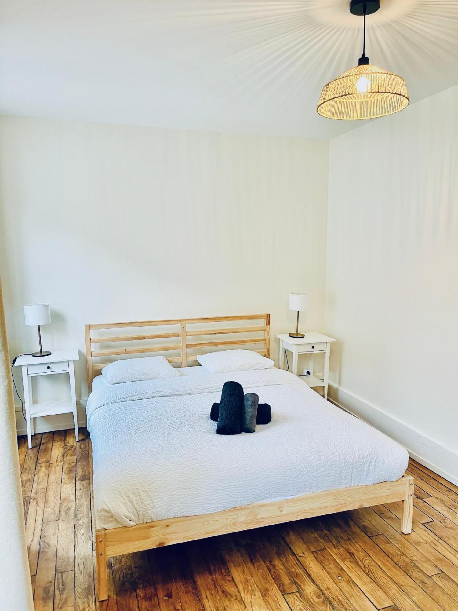 Appartement Pinede - 2 Chambres - Centre Ville أورلييو المظهر الخارجي الصورة